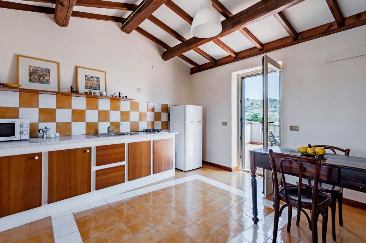 Gli Iris Apartments By Wonderful Italy Linguaglossa Exterior photo