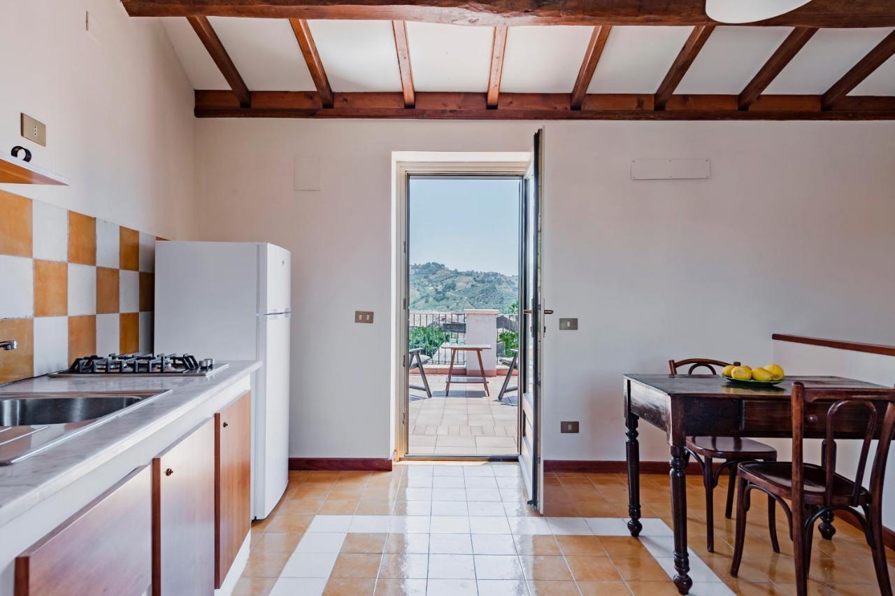 Gli Iris Apartments By Wonderful Italy Linguaglossa Exterior photo