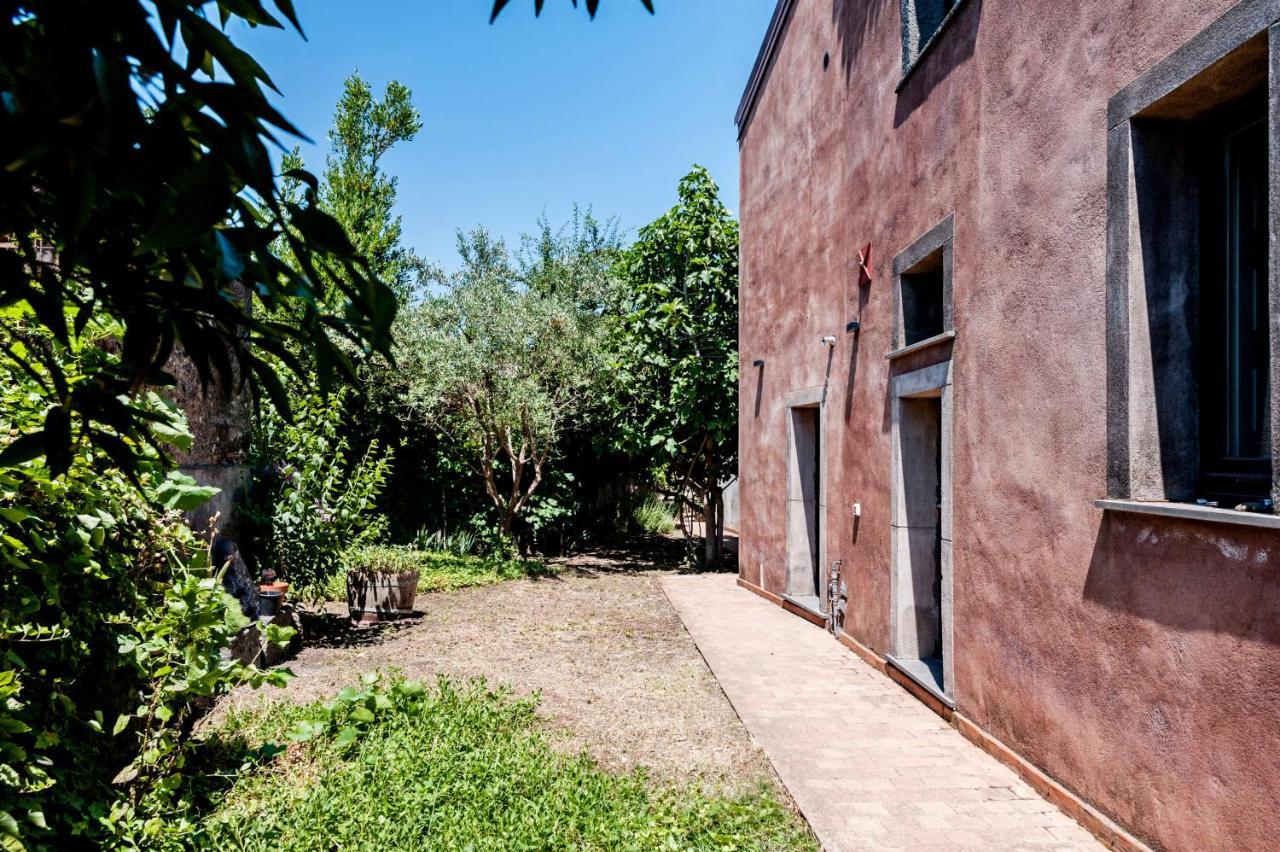 Gli Iris Apartments By Wonderful Italy Linguaglossa Exterior photo